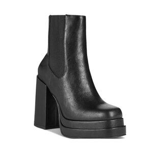 Wild Pair Black Double Platform Ankle Booties -- Size 9.5